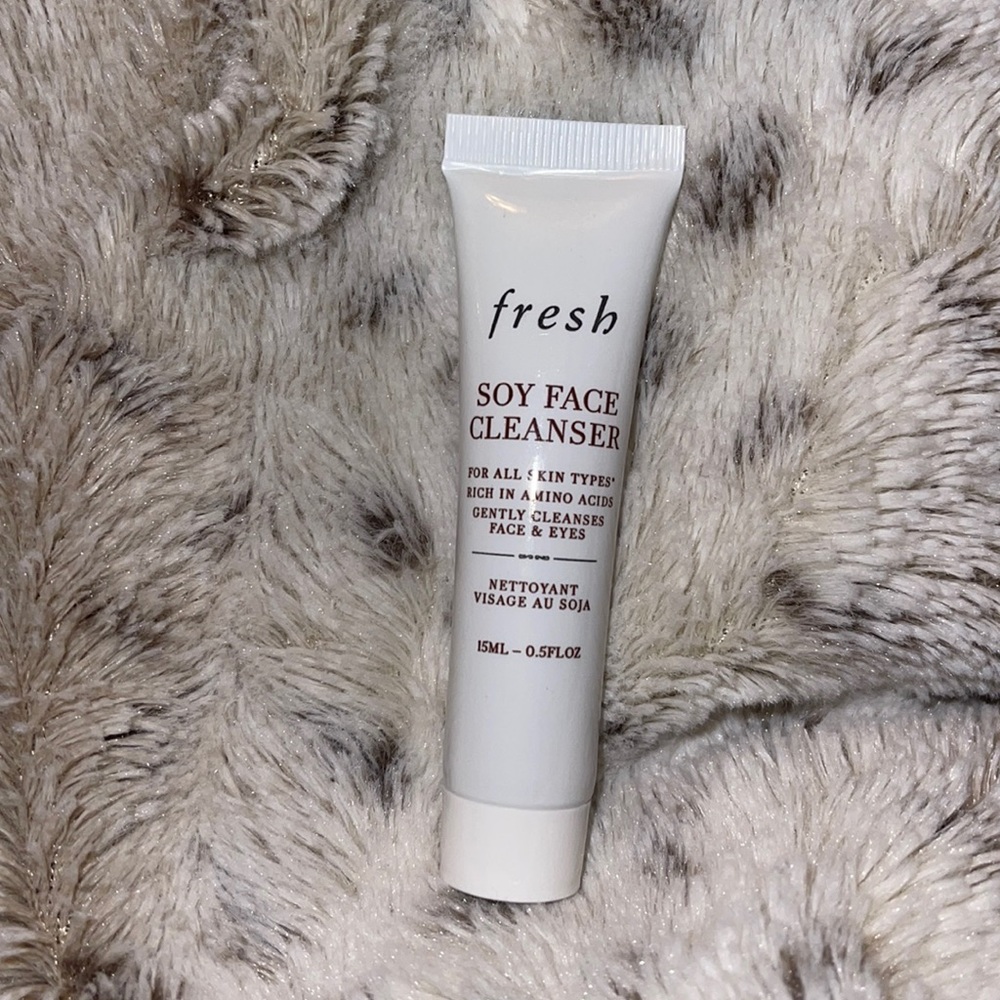 5/$25 🖤 Fresh Soy Face Cleanser